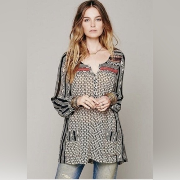 Free People Revolve Feather in The Wind Boho Semi Sheer Tunic Top Size Medium - Picture 1 of 4